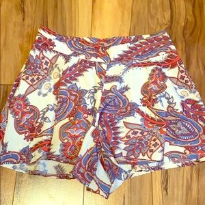 Flowy patterned shorts